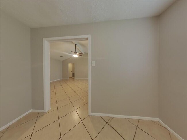 Building Photo - 4523 Mossygate Dr