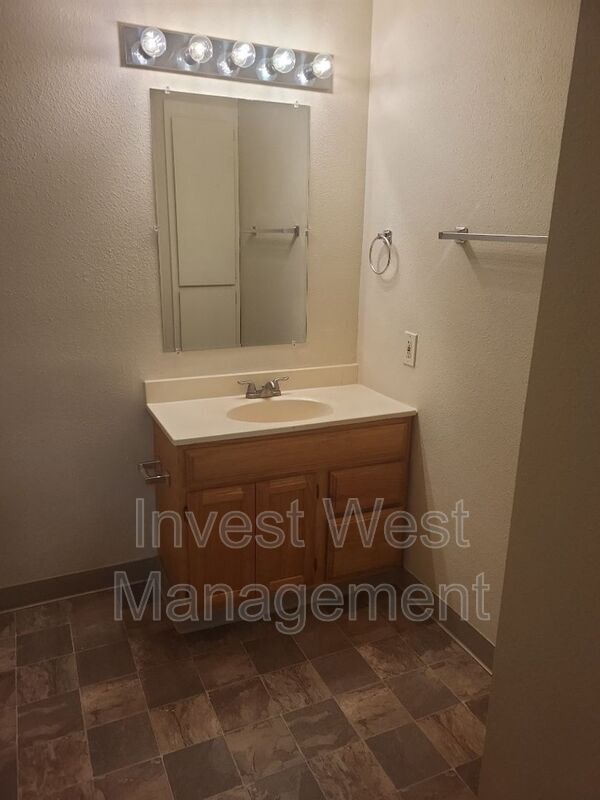 Foto del edificio - 8402 NE 8th Way