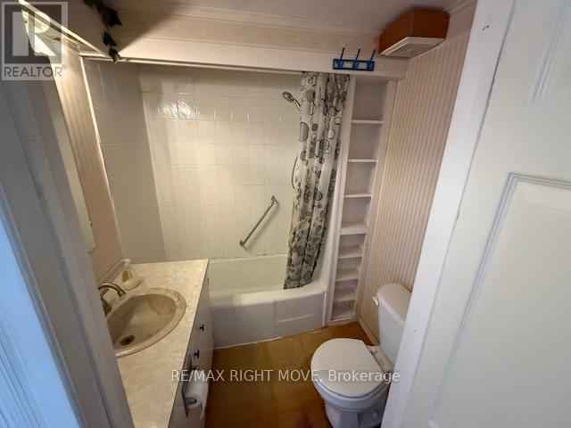 Photo du bâtiment - 377 Barrie Rd