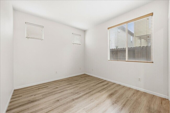 Foto del edificio - 3621 el Dala Ln