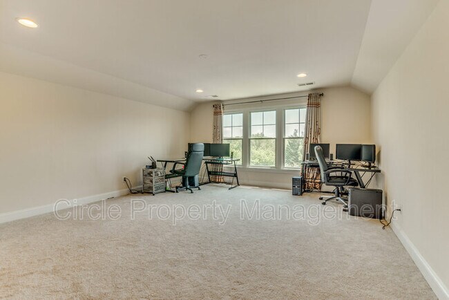 Building Photo - 1751 Tysons Crest Ln