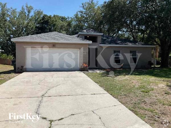 Building Photo - 8213 Gancedo Ave