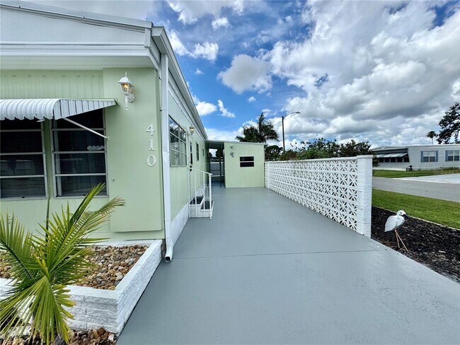 Foto del edificio - 410 49th Ave Terrace W