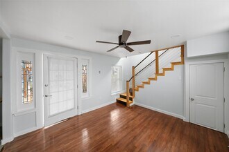 Building Photo - 303 Welch St