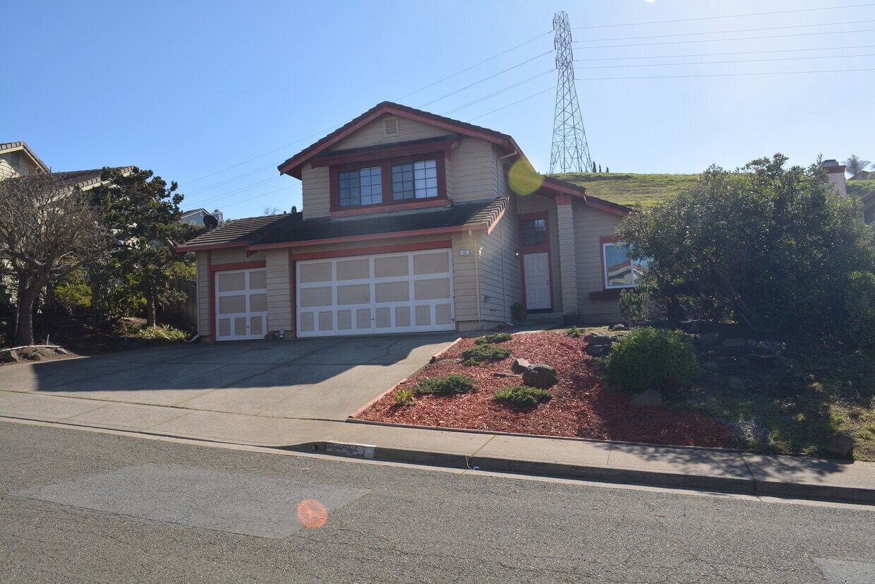 Primary Photo - 232 Agate Way