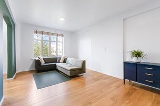 Building Photo - 1525 N Front St