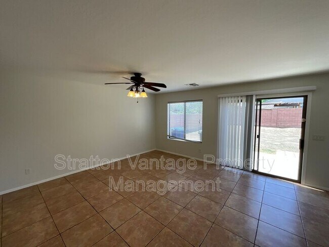 Foto del edificio - 12450 W Redfield Rd
