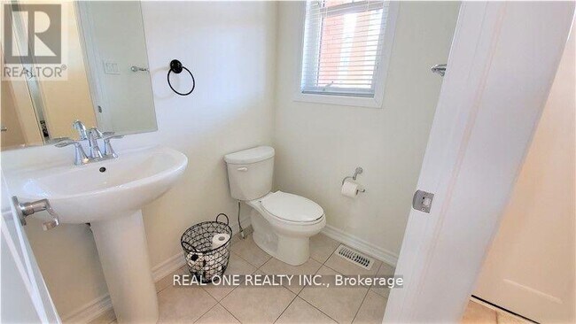 Photo du bâtiment - 91 Orchardcroft Rd