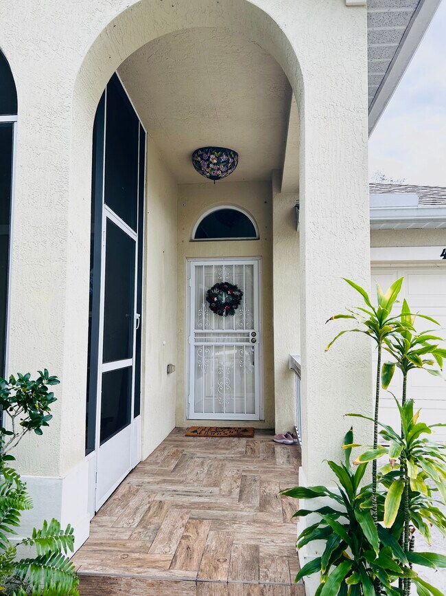 Building Photo - 4532 SE Murray Cove Cir
