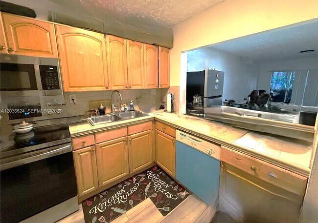 Foto del edificio - 6070 W 18th Ave