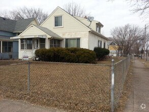 Building Photo - 981 Iglehart Ave