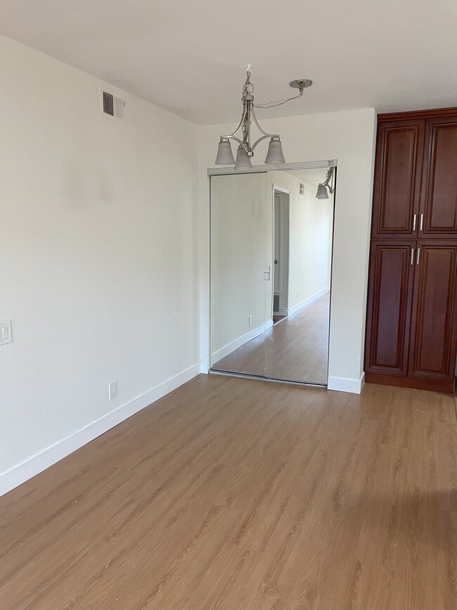 Building Photo - 287 Hackamore Cmn