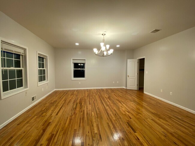 Building Photo - 219 Alter Ave