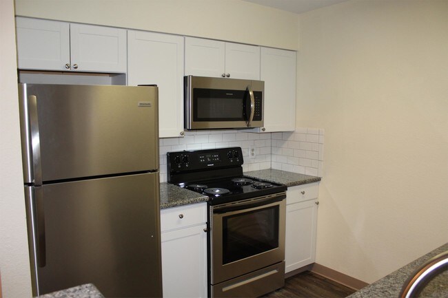 Building Photo - 2108 Stirrup Ln