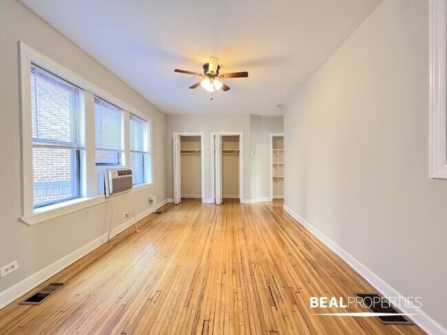Building Photo - 1 bedroom in CHICAGO IL 60613