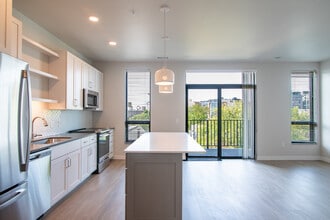 Building Photo - Avenir Apartments