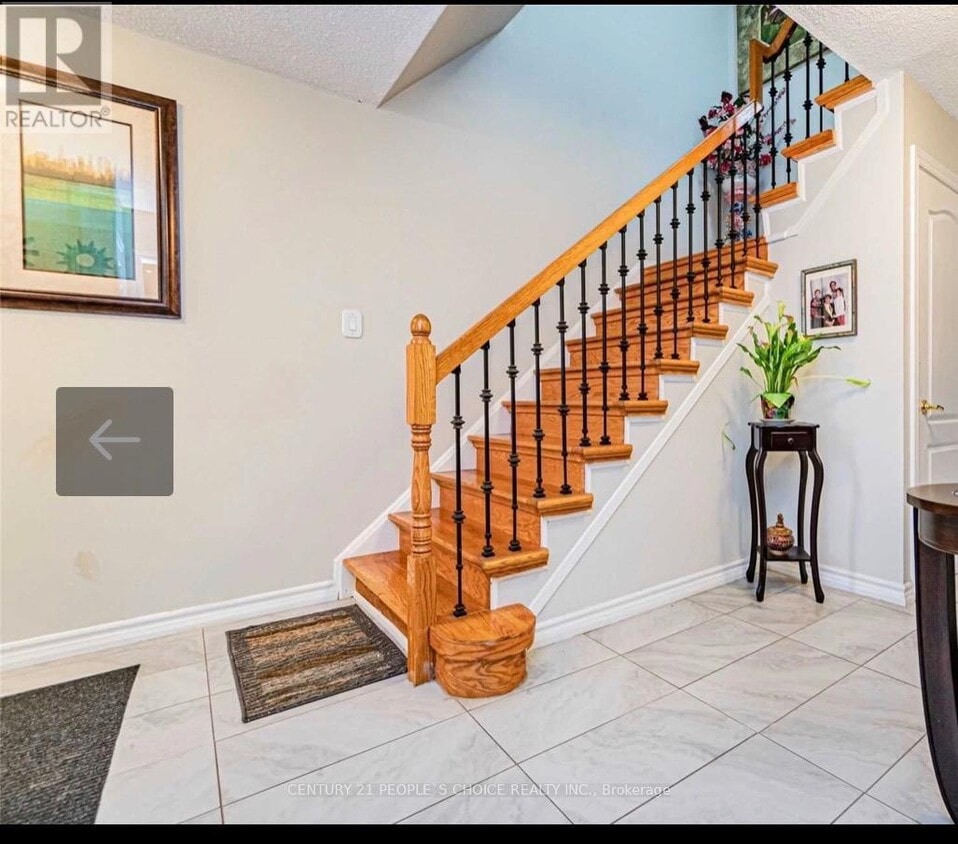 Building Photo - 30 Clarridge Ct