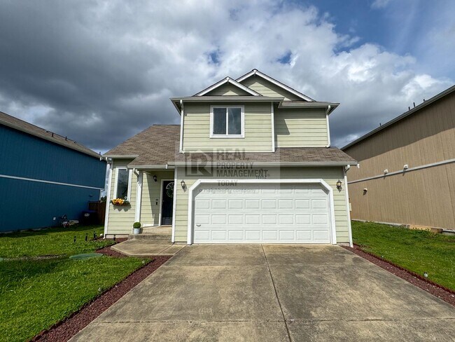 Building Photo - 3 Bedroom House in Yelm!
