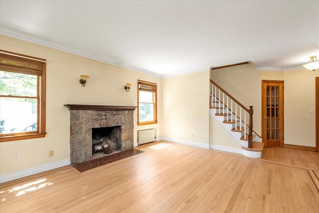Building Photo - 18 Hathaway Dr