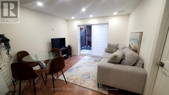 Building Photo - 116 Royal Palm Dr