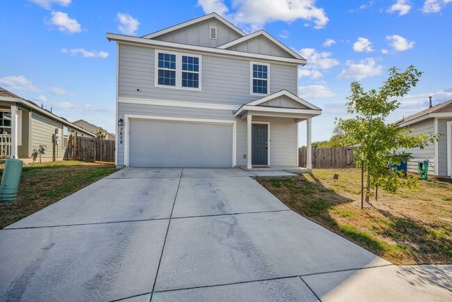 Building Photo - 4 Bedroom/2.5 Bath Elm Valley Subdivision