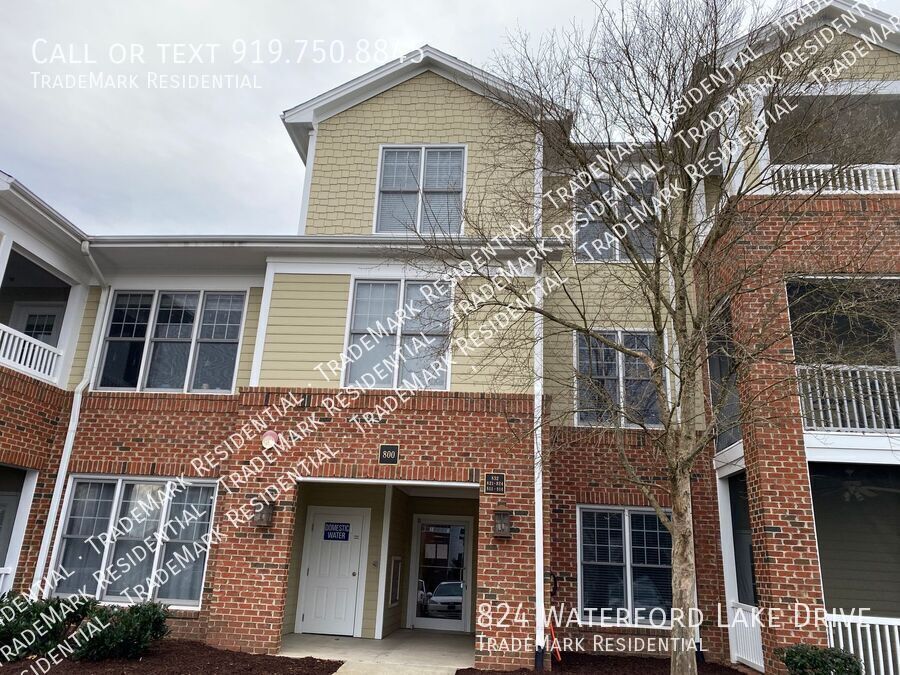 Foto principal - Charming 1-Bedroom Home in Secure Cary Loc...