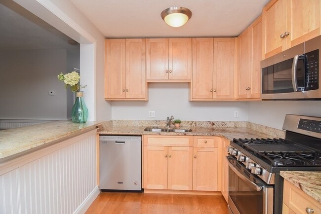 Building Photo - 50 Colonial Dr