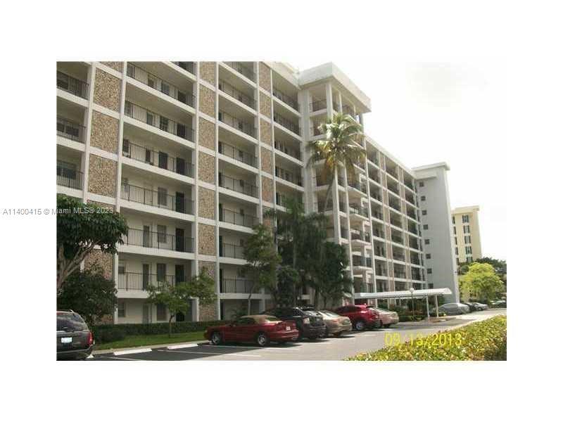 Primary Photo - 3150 N Palm Aire Dr