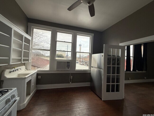 Foto del edificio - 919 S Alamo St