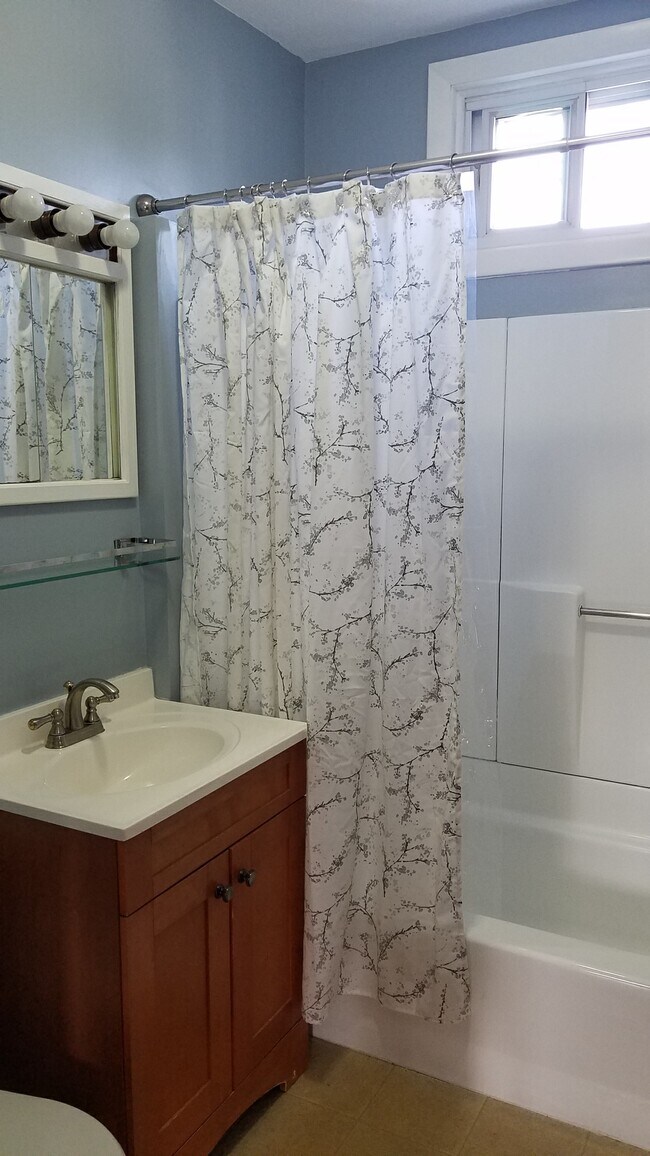 Bathroom - 32 Sheffield Rd