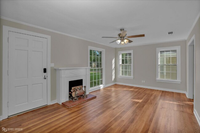 Foto del edificio - 3738 Greenway Pl