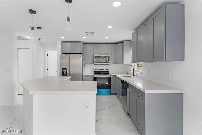 Building Photo - 2505 39th St SW