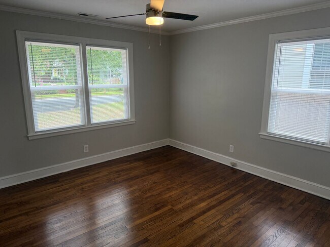 Foto del edificio - Updated Home Near Uptown with Fenced Backyard