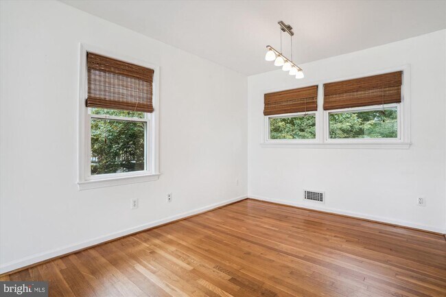 Foto del edificio - 3609 Heritage Ln