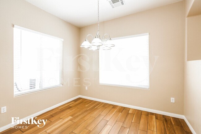 Foto del edificio - 7872 Juniper Forest St