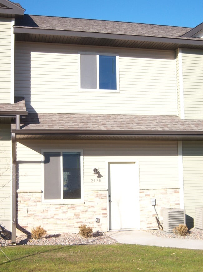 private entrance - 2320 Peters Dr