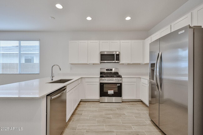 Building Photo - 17368 W Smoketree Dr