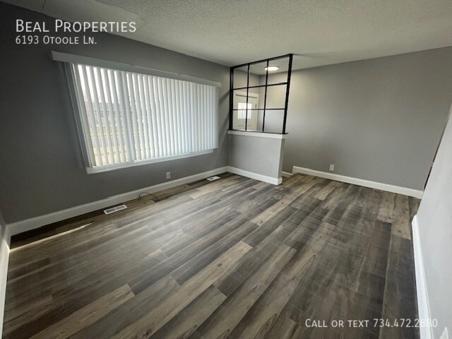 Foto del edificio - 6193 Otoole Ln