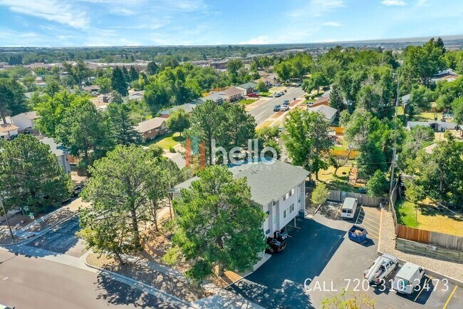 Building Photo - 3735 E La Salle St