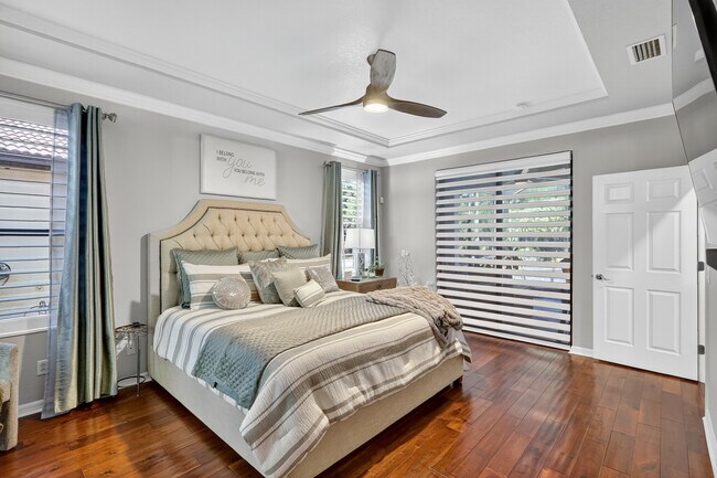 Foto del edificio - 145 Silver Falls Dr