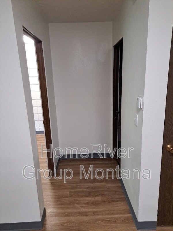 Foto del edificio - 707 SW Higgins Ave
