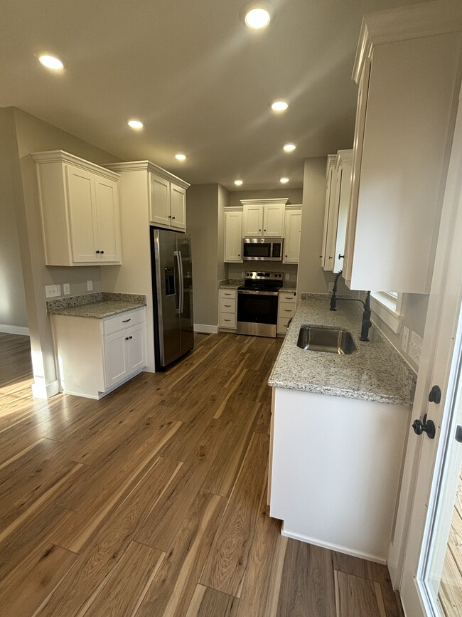 Kitchen - 1036 Harper Dean Way