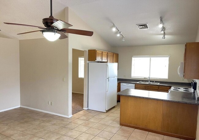 Building Photo - Great Home in North Phoenix with RV Parking