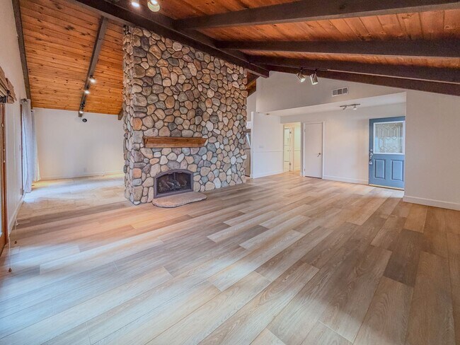 Foto del edificio - 5142 Sandpiper Way