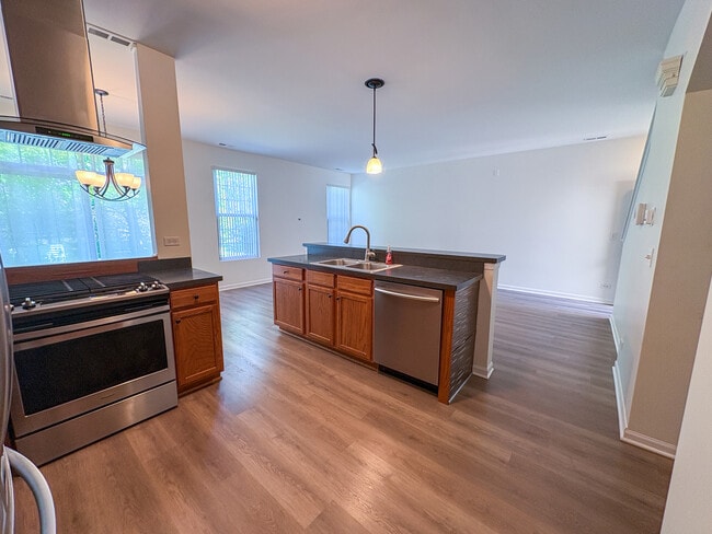 Building Photo - 1453 Millbrook Dr