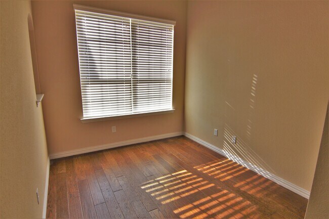 Building Photo - 1605 Black Duck Terrace