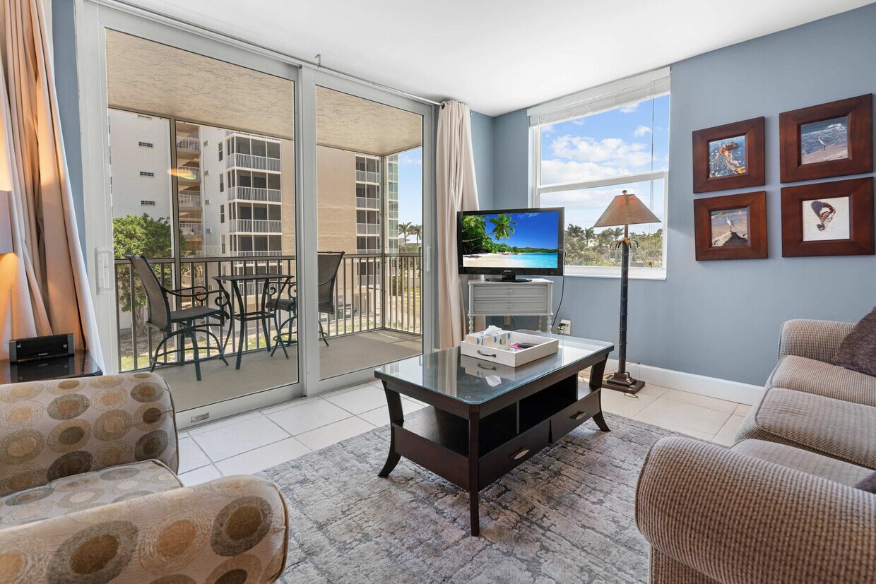 Foto principal - 5600 Bonita Beach Rd SW