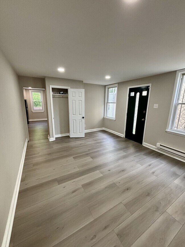 Building Photo - 957 Springfield Rd