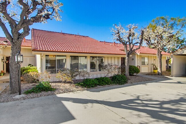 Foto del edificio - 17440 Plaza Cerado