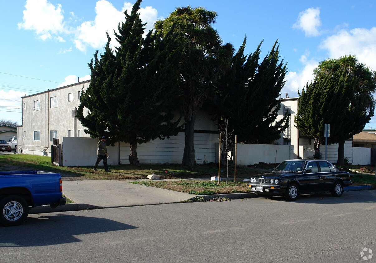 Building Photo - 709-713 N E St
